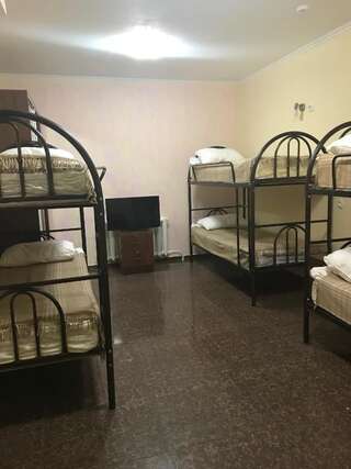 Хостелы Astana Best Hostel Нур-Султан Кровать в общем 6-местном номере-17